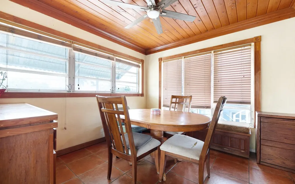 Triplex Near Palmdale New Providence Paradise Island BS