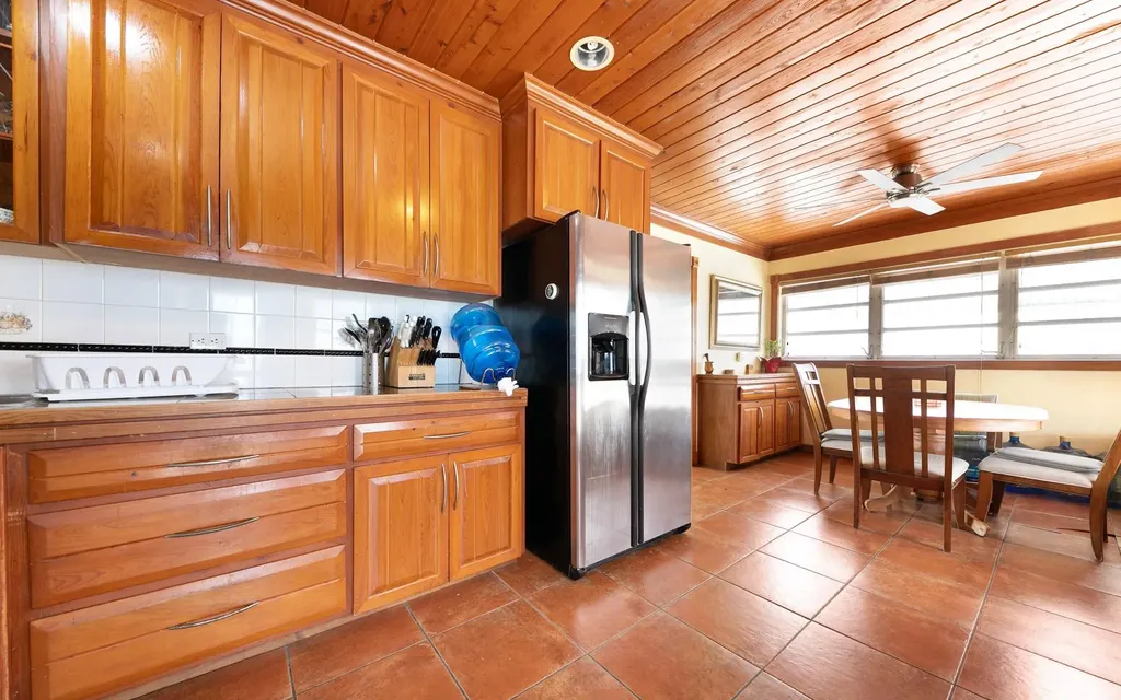 Triplex Near Palmdale New Providence Paradise Island BS