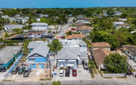 Triplex Near Palmdale New Providence Paradise Island BS