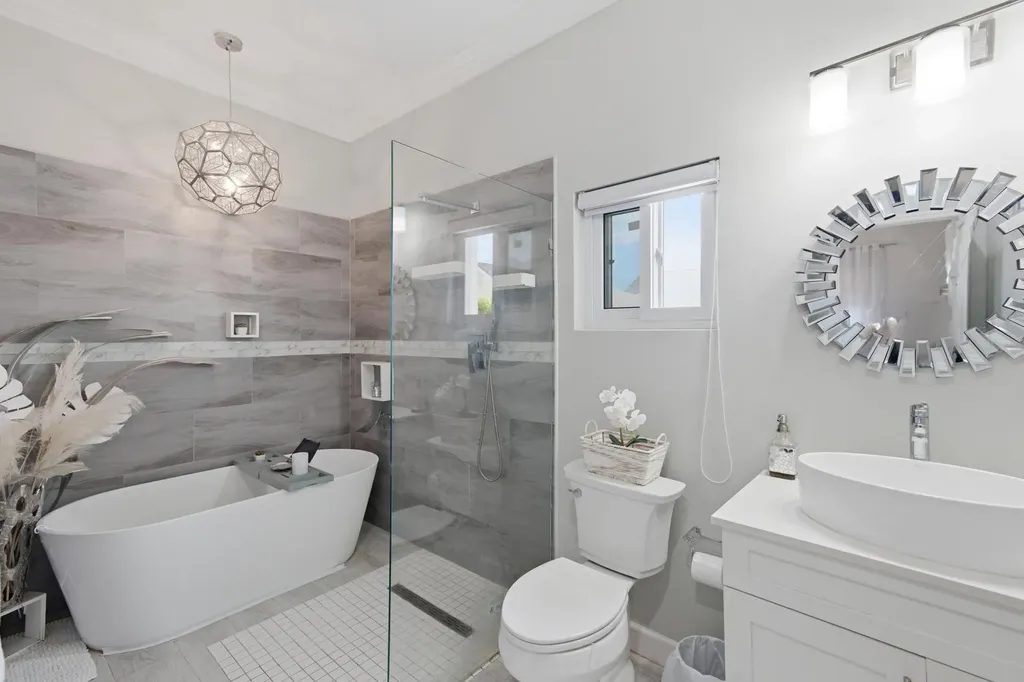 Serenity, Eastwind Drive New Providence Paradise Island BS