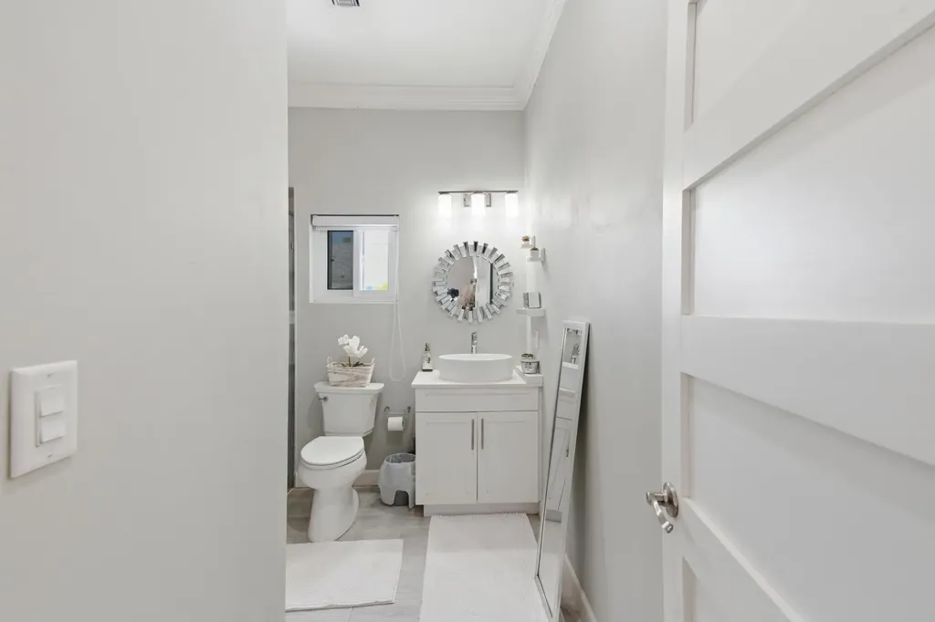Serenity, Eastwind Drive New Providence Paradise Island BS