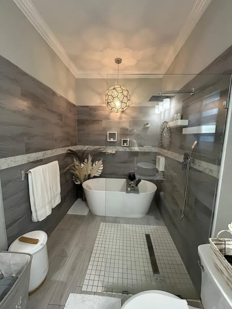 Serenity, Eastwind Drive New Providence Paradise Island BS