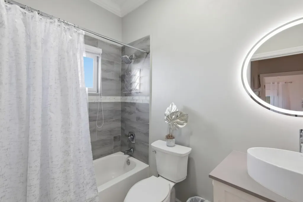 Serenity, Eastwind Drive New Providence Paradise Island BS