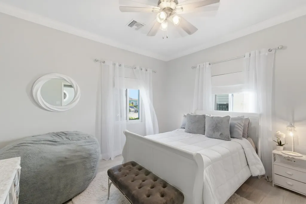 Serenity, Eastwind Drive New Providence Paradise Island BS