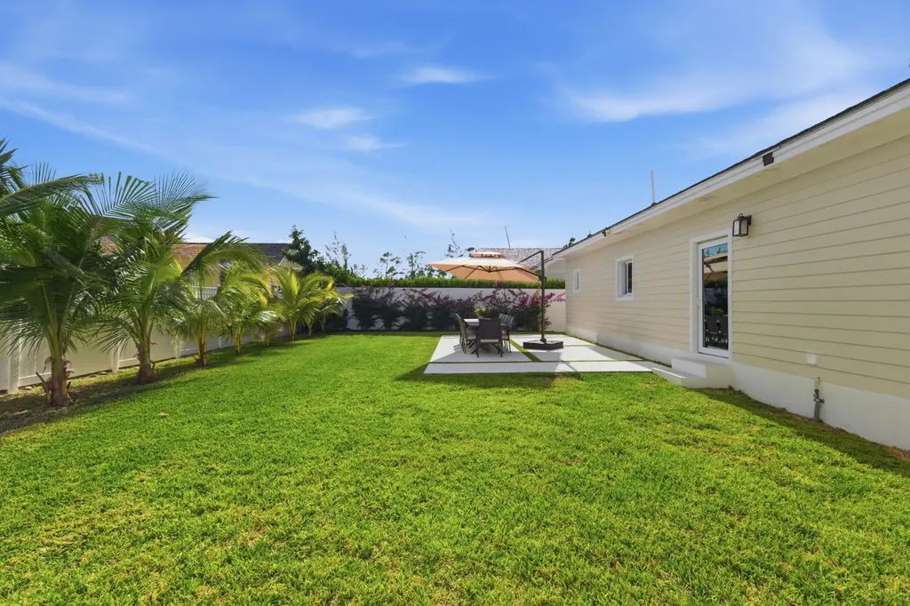 Serenity, Eastwind Drive New Providence Paradise Island BS