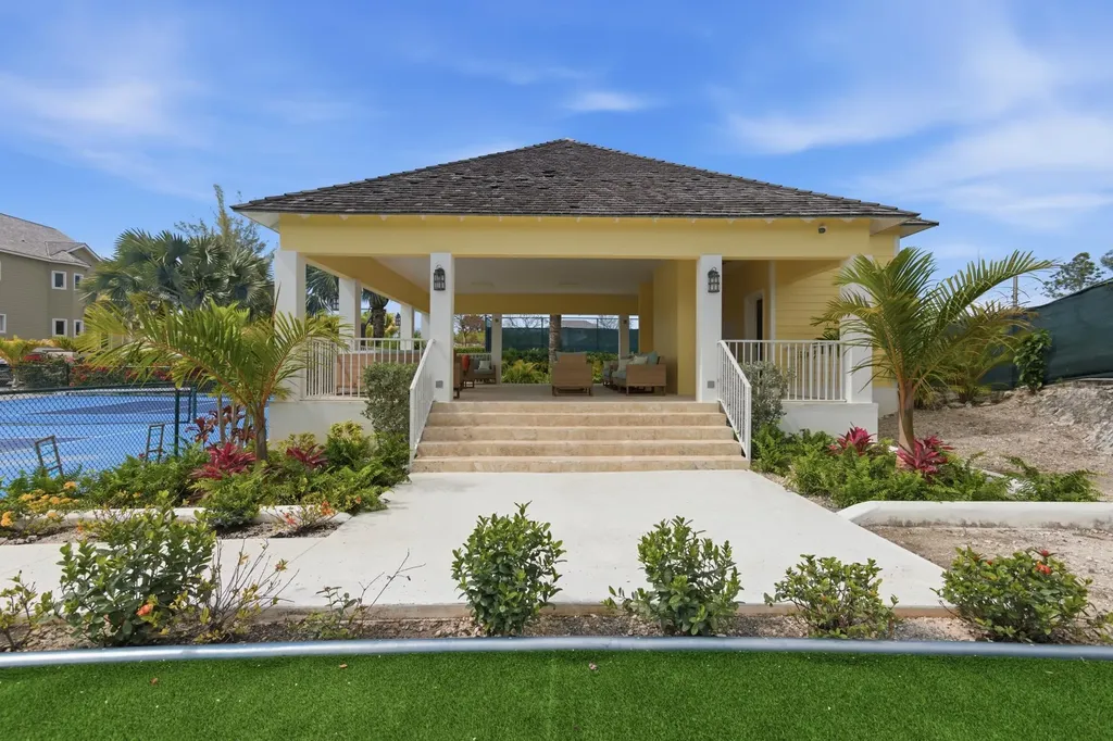Serenity, Eastwind Drive New Providence Paradise Island BS