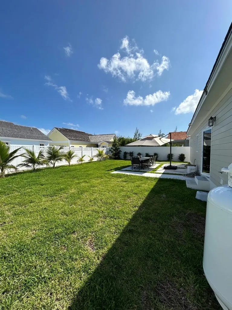 Serenity, Eastwind Drive New Providence Paradise Island BS