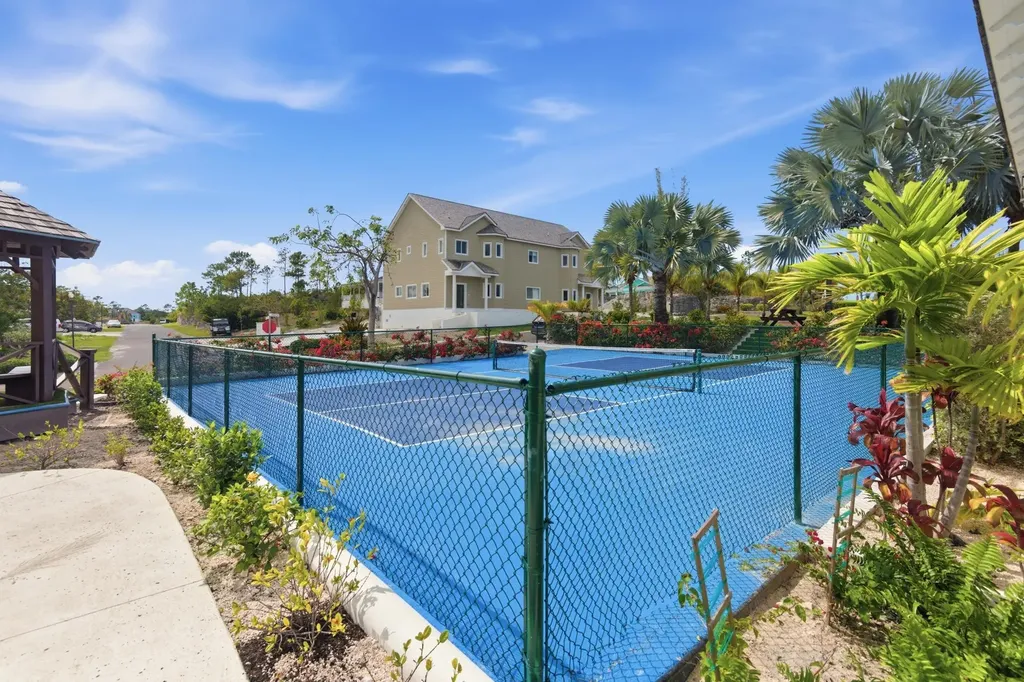 Serenity, Eastwind Drive New Providence Paradise Island BS