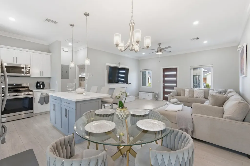 Serenity, Eastwind Drive New Providence Paradise Island BS