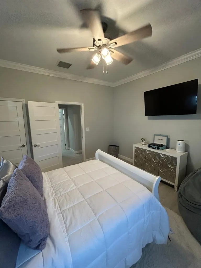 Serenity, Eastwind Drive New Providence Paradise Island BS