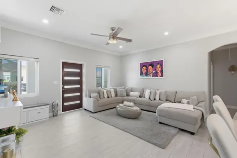 Serenity, Eastwind Drive New Providence Paradise Island BS