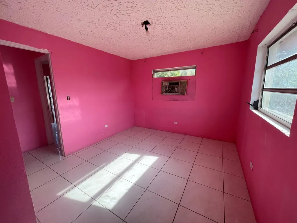 Fixer Upper, Grants Town New Providence Paradise Island BS