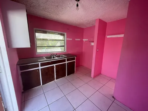 Fixer Upper, Grants Town New Providence Paradise Island BS