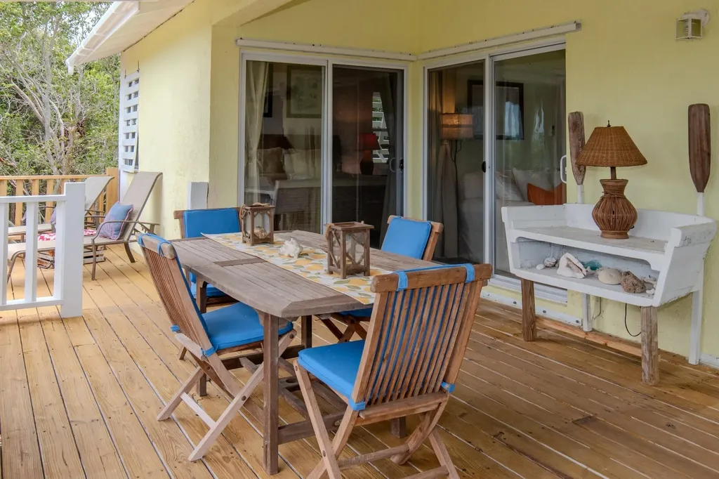 Somewhere Eleuthera BS