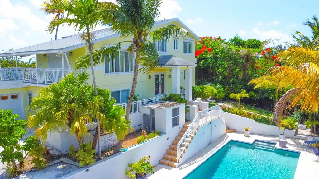 4-5 Eastern Bonnie Lane New Providence Paradise Island BS