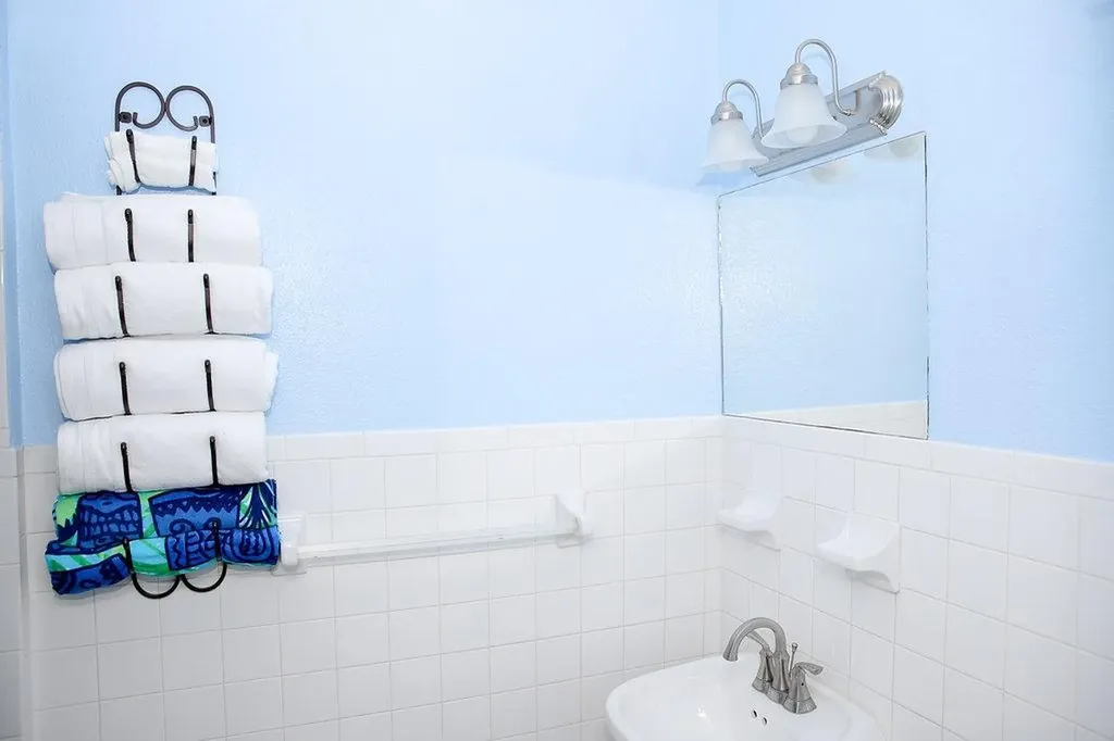 4-5 Eastern Bonnie Lane New Providence Paradise Island BS