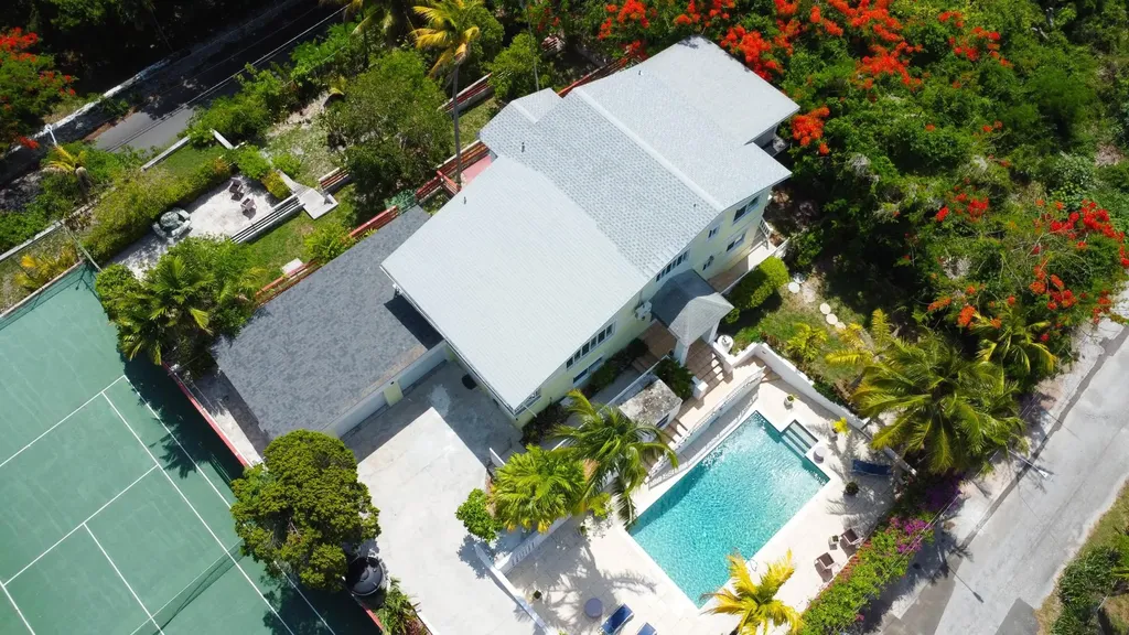 4-5 Eastern Bonnie Lane New Providence Paradise Island BS