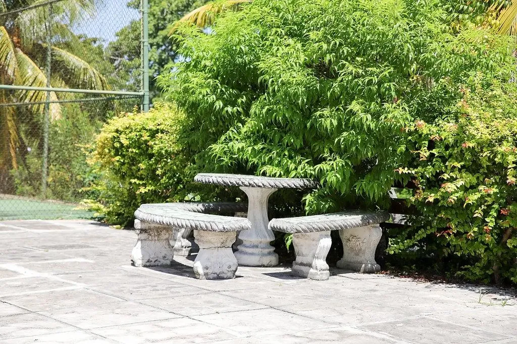 4-5 Eastern Bonnie Lane New Providence Paradise Island BS