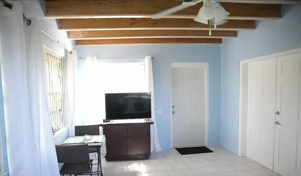 4-5 Eastern Bonnie Lane New Providence Paradise Island BS