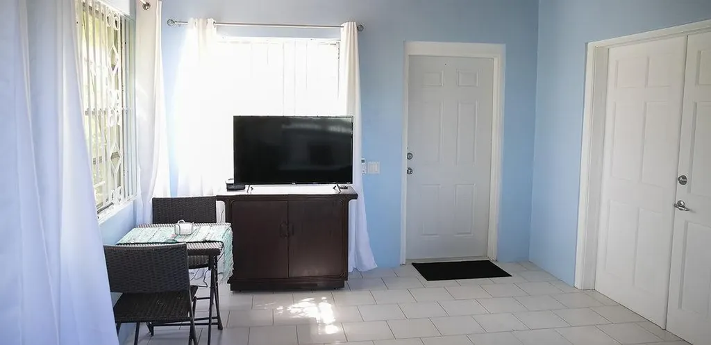 4-5 Eastern Bonnie Lane New Providence Paradise Island BS