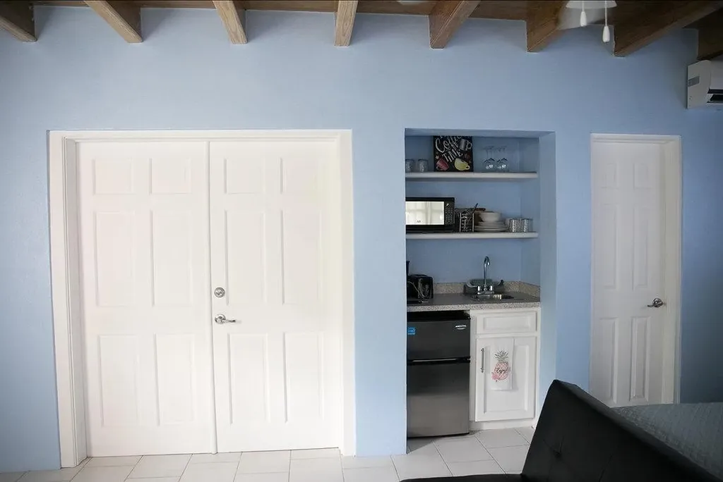 4-5 Eastern Bonnie Lane New Providence Paradise Island BS