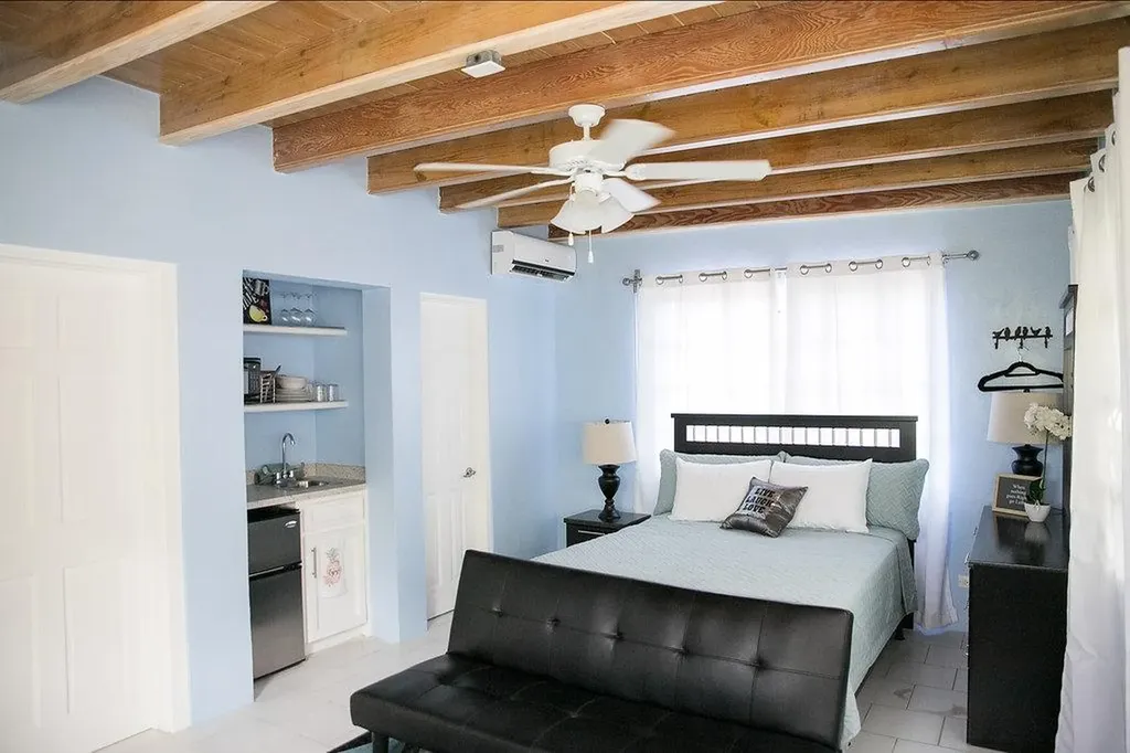 4-5 Eastern Bonnie Lane New Providence Paradise Island BS