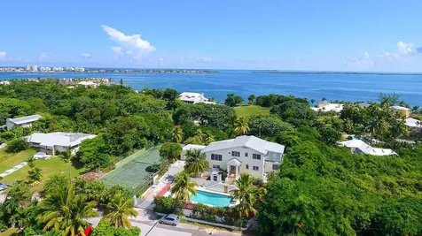 4-5 Eastern Bonnie Lane New Providence Paradise Island BS