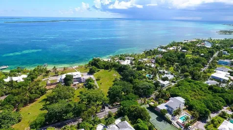 4-5 Eastern Bonnie Lane New Providence Paradise Island BS