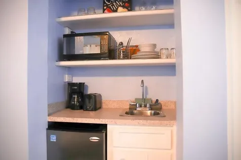 4-5 Eastern Bonnie Lane New Providence Paradise Island BS