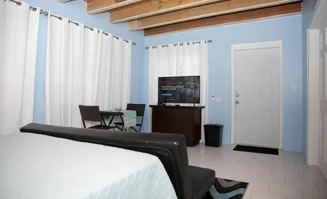 4-5 Eastern Bonnie Lane New Providence Paradise Island BS