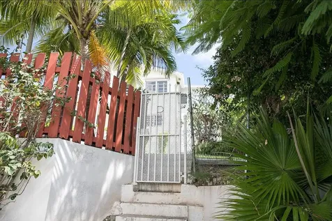 4-5 Eastern Bonnie Lane New Providence Paradise Island BS