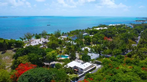 4-5 Eastern Bonnie Lane New Providence Paradise Island BS