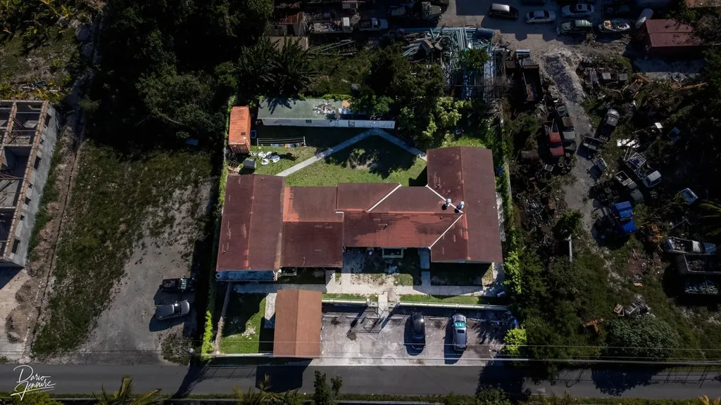 Carmichael Road 8-plex New Providence Paradise Island BS