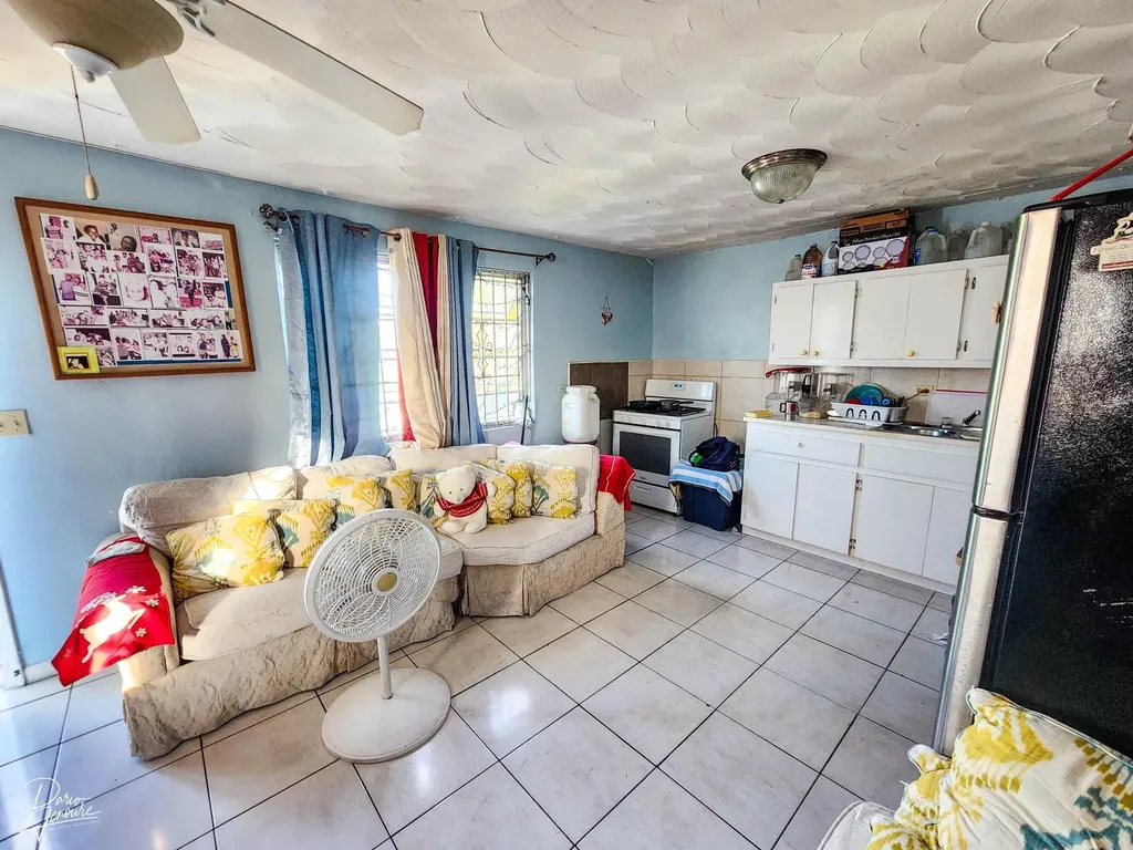 Carmichael Road 8-plex New Providence Paradise Island BS