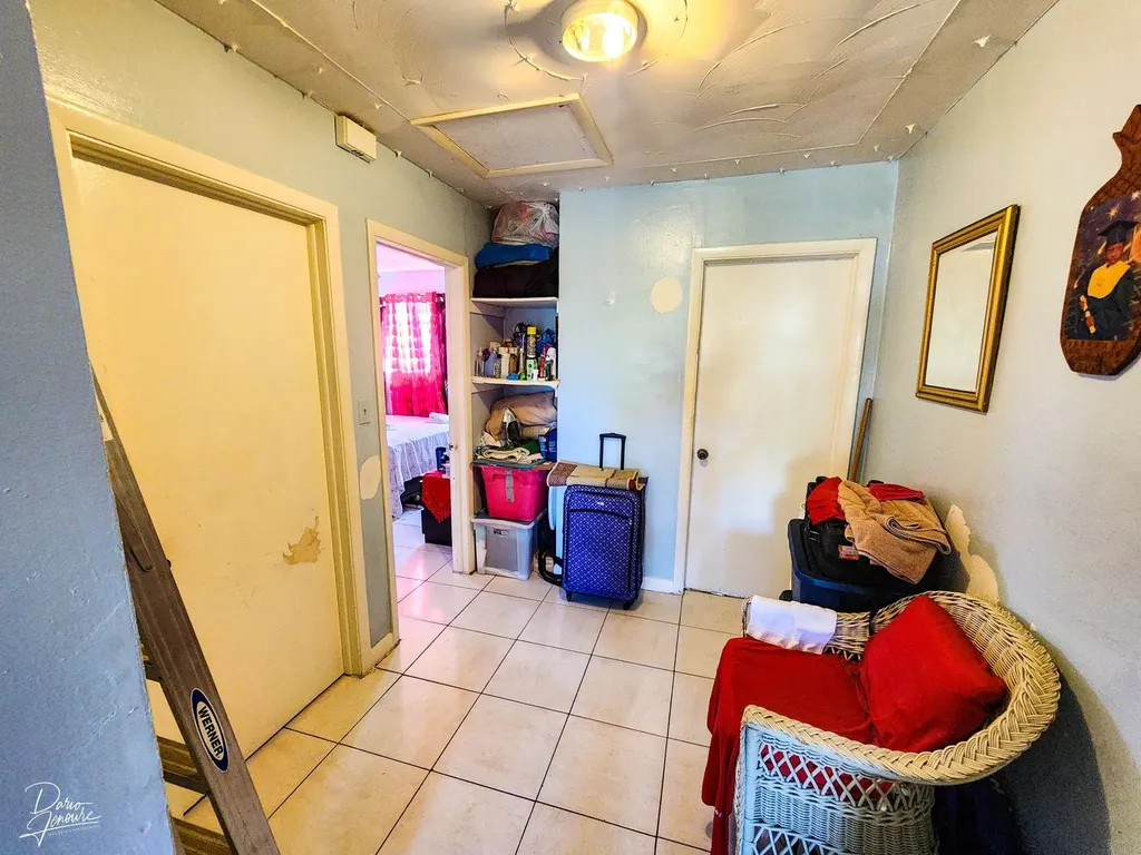 Carmichael Road 8-plex New Providence Paradise Island BS