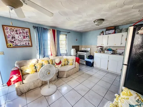 Carmichael Road 8-plex New Providence Paradise Island BS