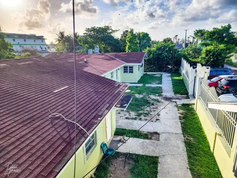 Carmichael Road 8-plex New Providence Paradise Island BS