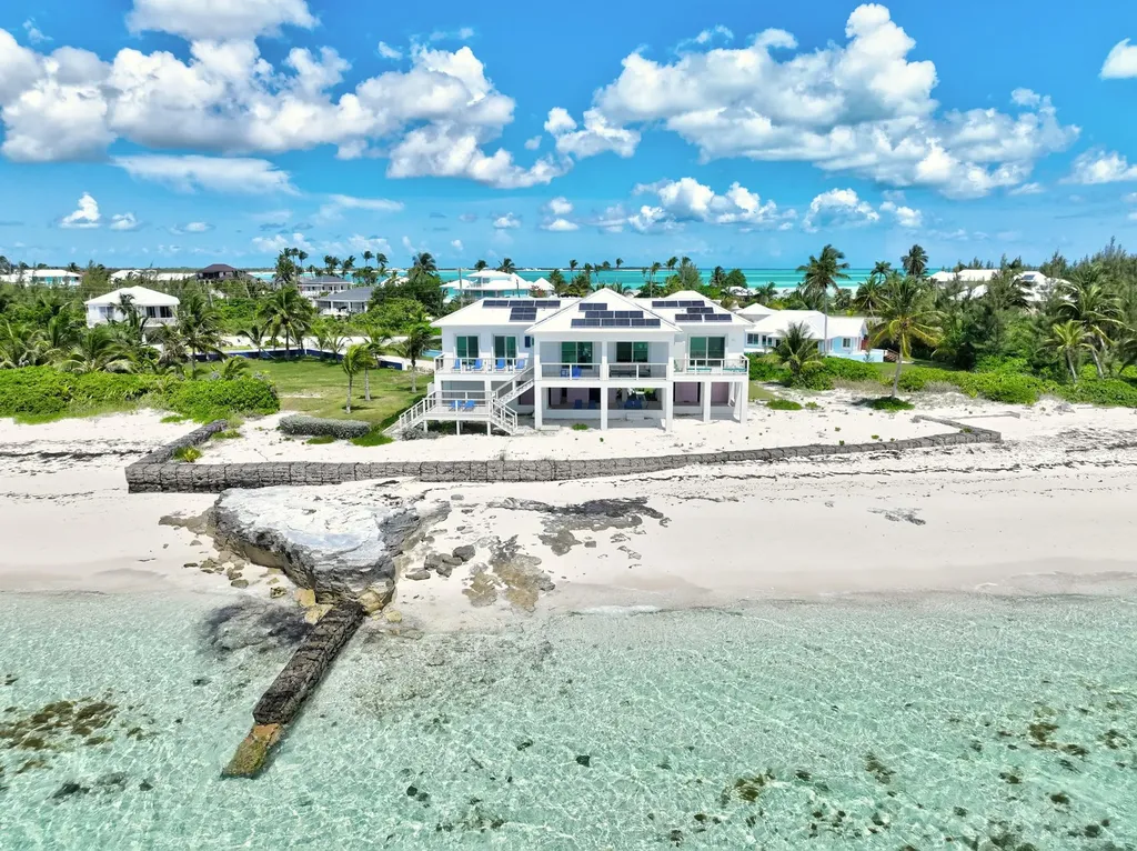 Suzies Rock Abaco BS