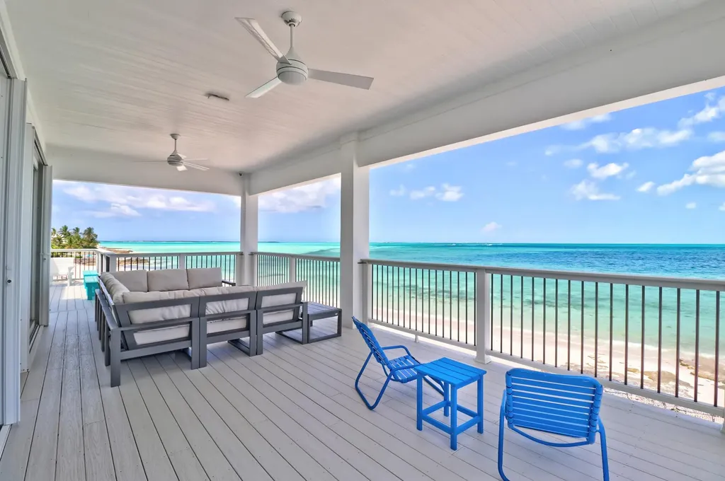 Suzies Rock Abaco BS