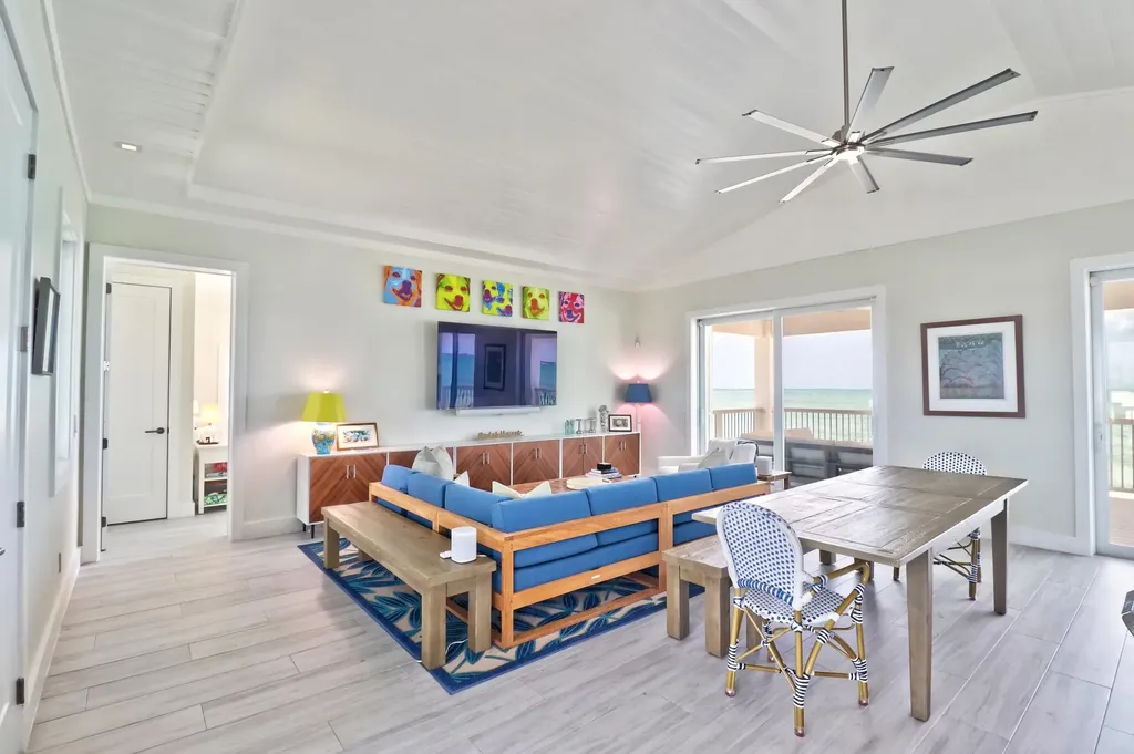 Suzies Rock Abaco BS