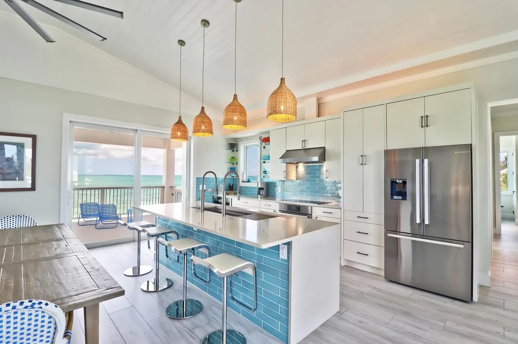 Suzies Rock Abaco BS