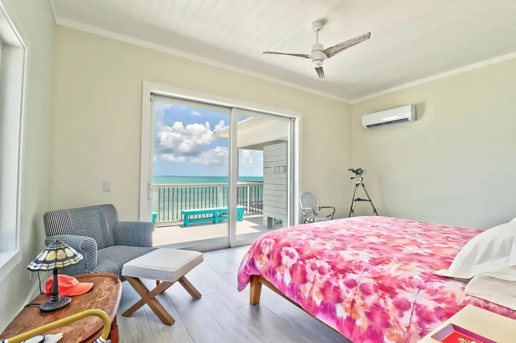 Suzies Rock Abaco BS