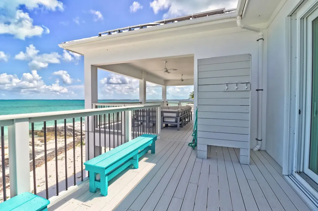 Suzies Rock Abaco BS