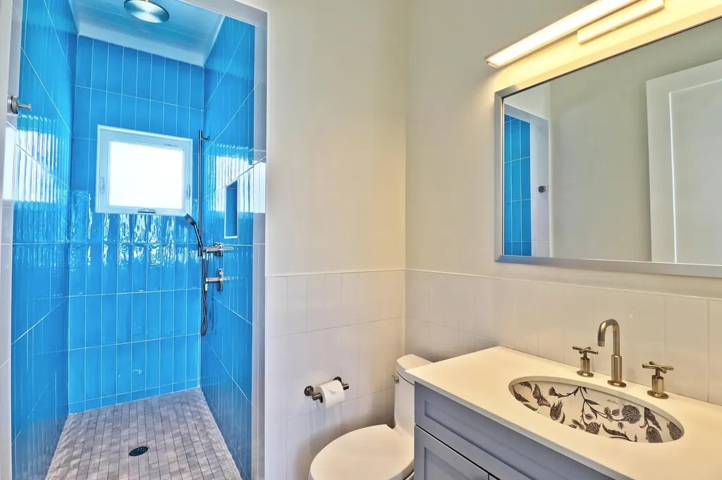 Suzies Rock Abaco BS