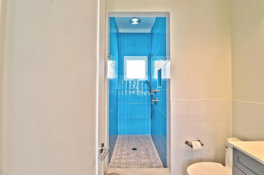 Suzies Rock Abaco BS