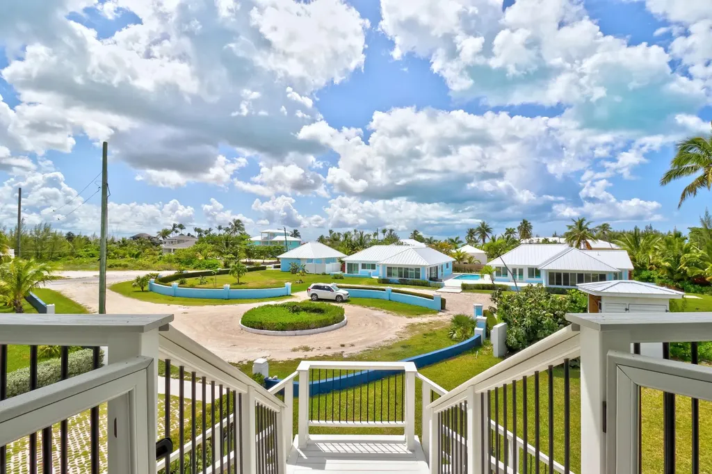Suzies Rock Abaco BS
