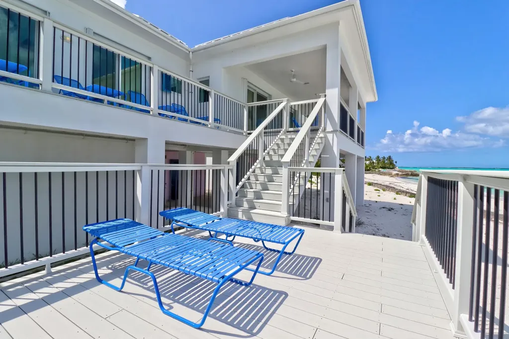 Suzies Rock Abaco BS