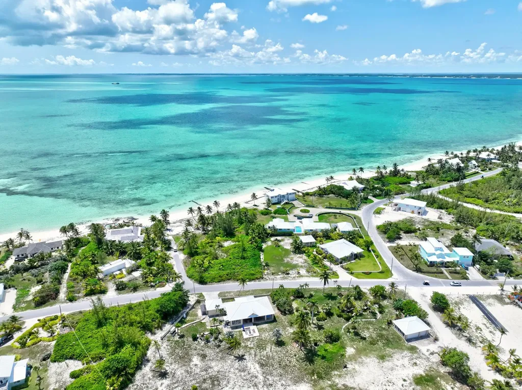 Suzies Rock Abaco BS