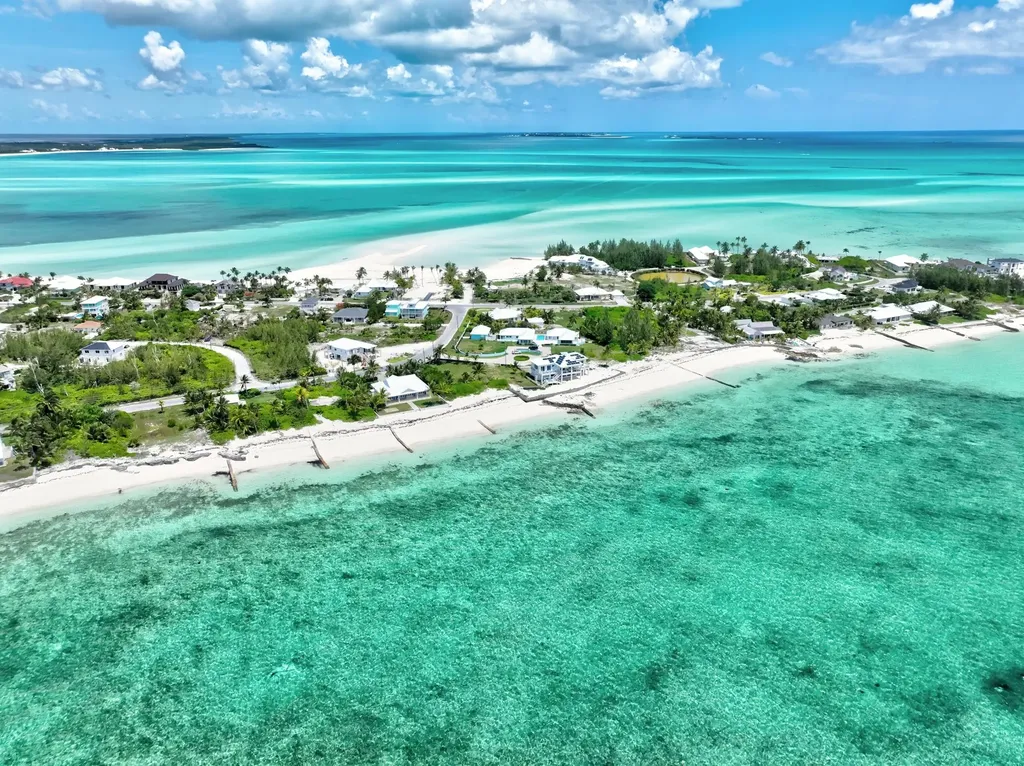 Suzies Rock Abaco BS