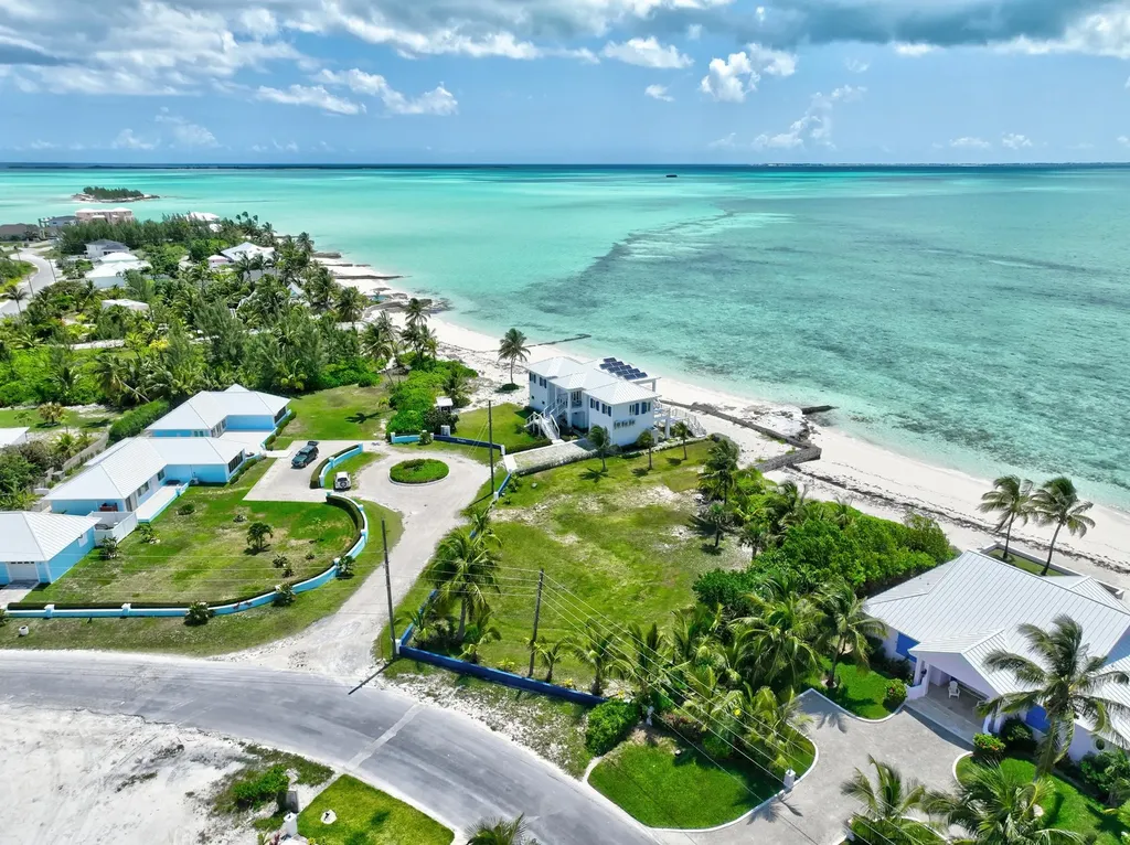 Suzies Rock Abaco BS